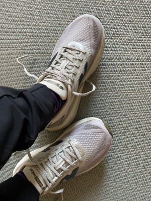 Bild 1 av Anastasiia till New Balance - Women's FuelCell Rebel V5 - Springskor